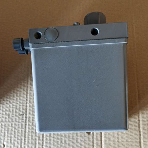 Lifting Oil Pump / Cabin Jack - Image 2